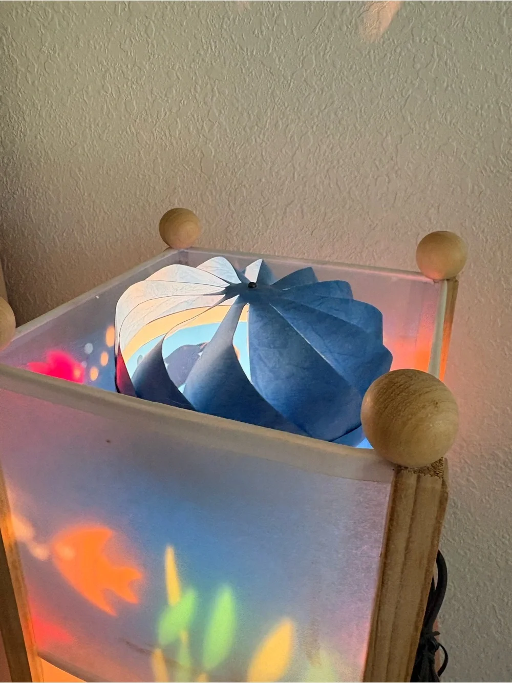 VTG 97 RAINBOW FISH MOTION LAMP Trousseller Magic Spinning LANTERN Night Lite